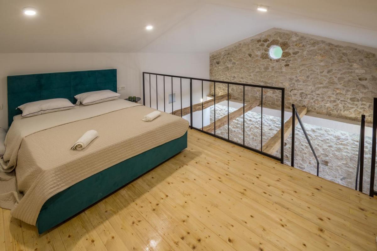 Stara kuća Estate - Housity