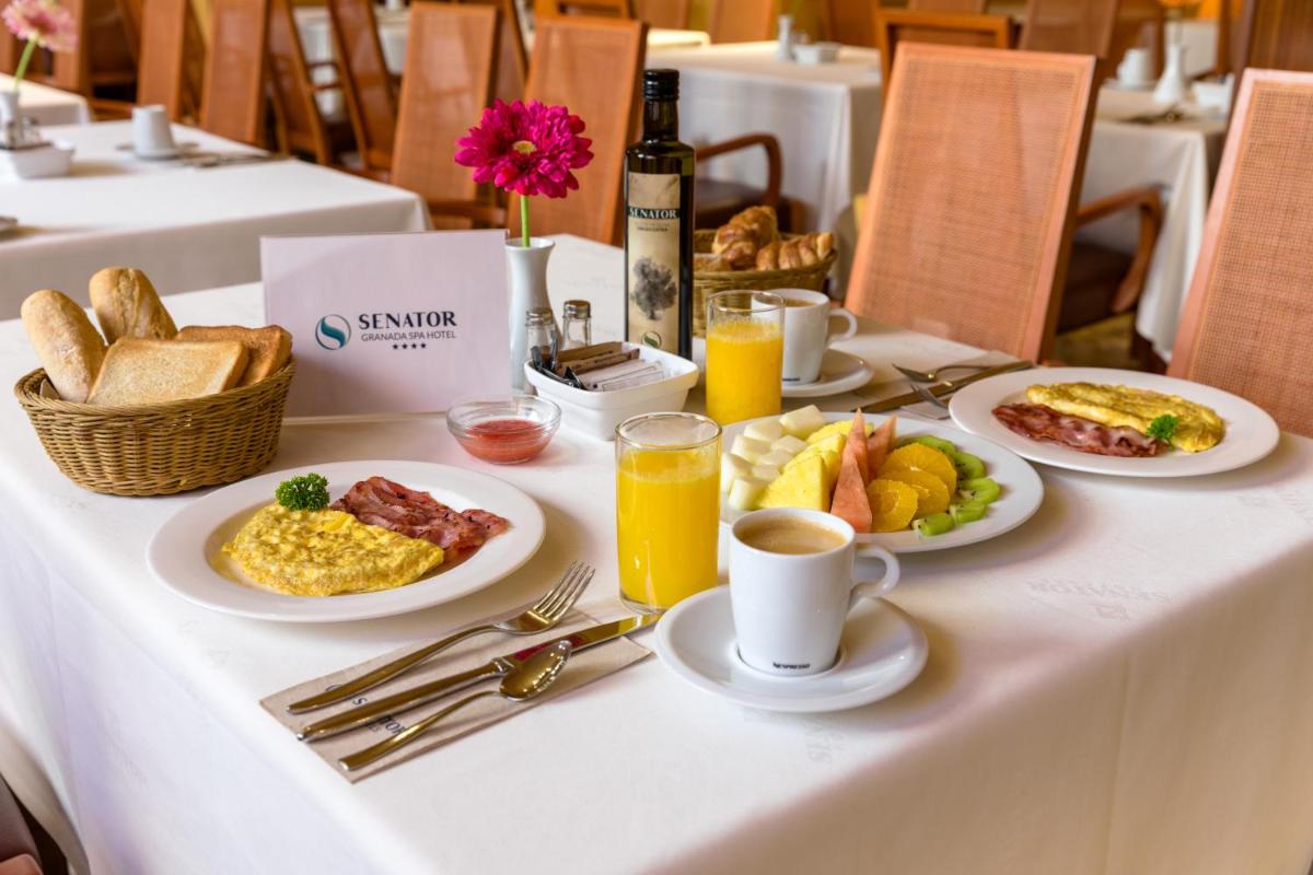 Comida en o cerca de este hotel