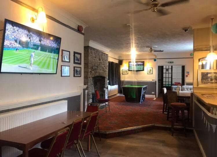 White Hart Inn - Housity
