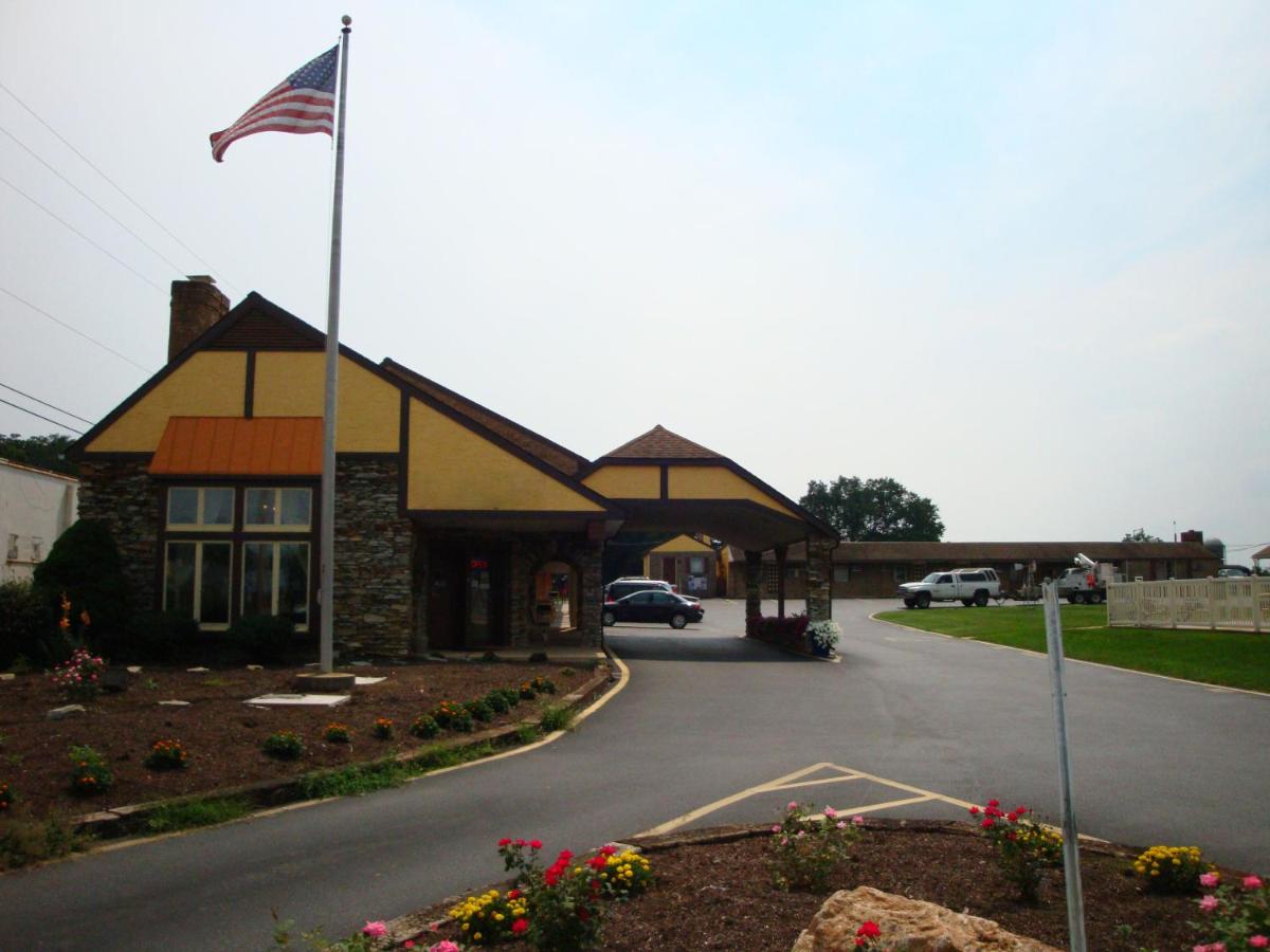 Soudersburg Inn & Suites Lancaster - Housity