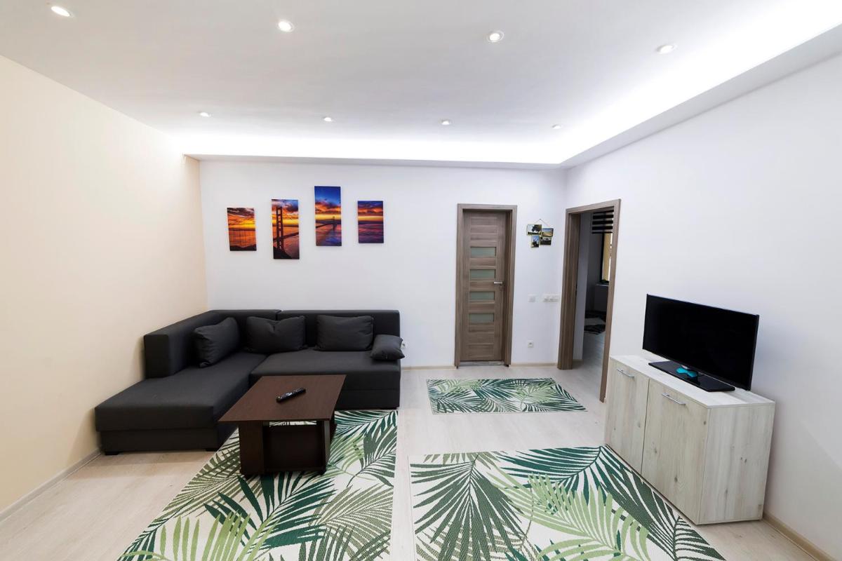 Central apartment- Shumi's - Housity