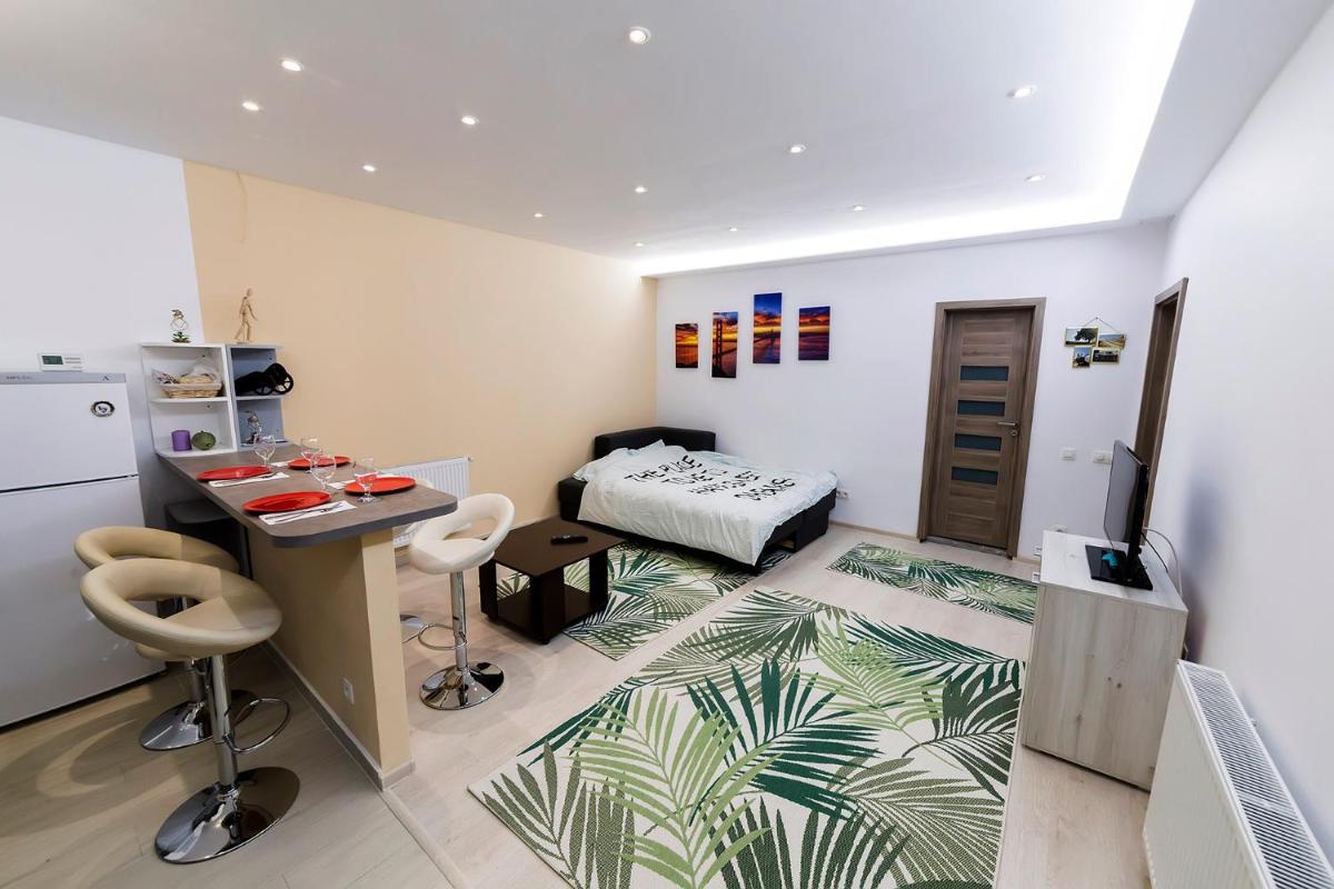 Central apartment- Shumi's - Housity