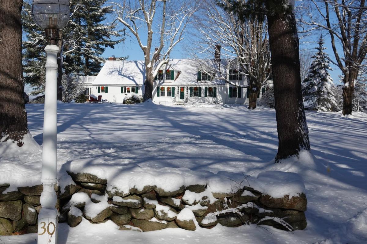Maguire House Bed and Breakfast - Housity