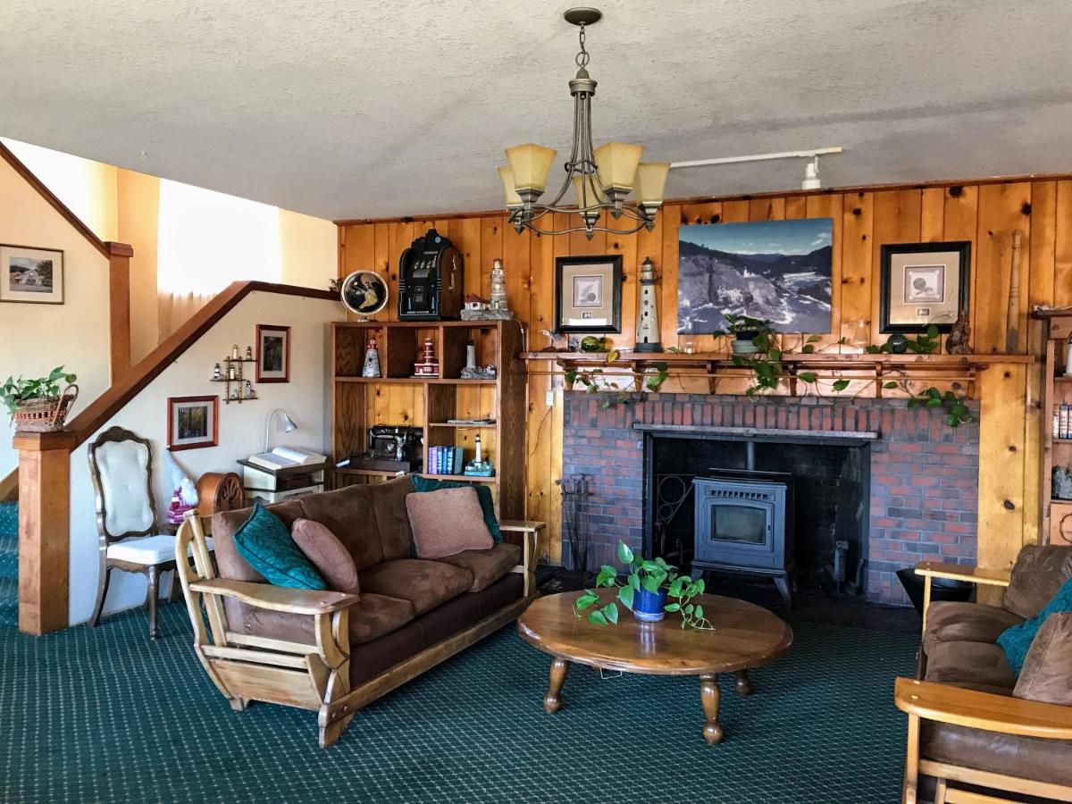 Lighthouse Inn - Housity