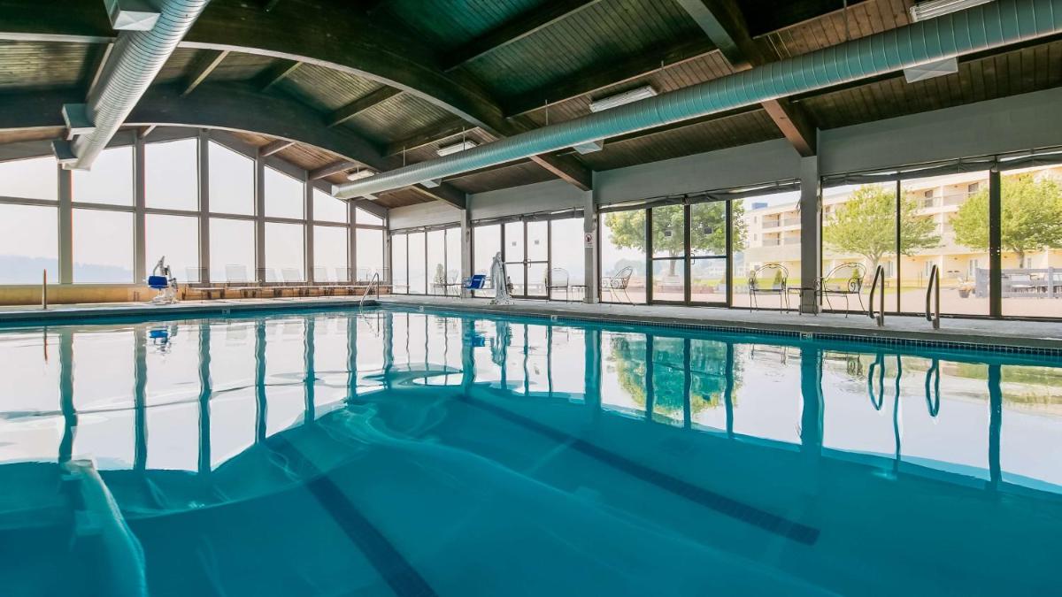 Best Western Plus Silverdale Beach Hotel - Housity