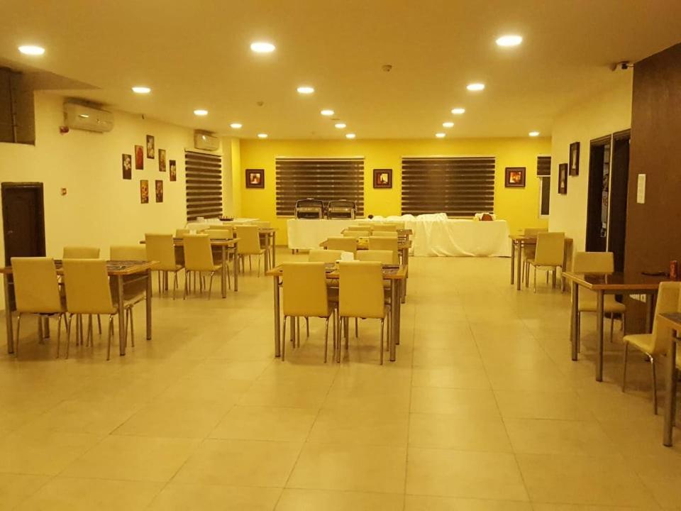 Zaina Plaza Hotel - Housity