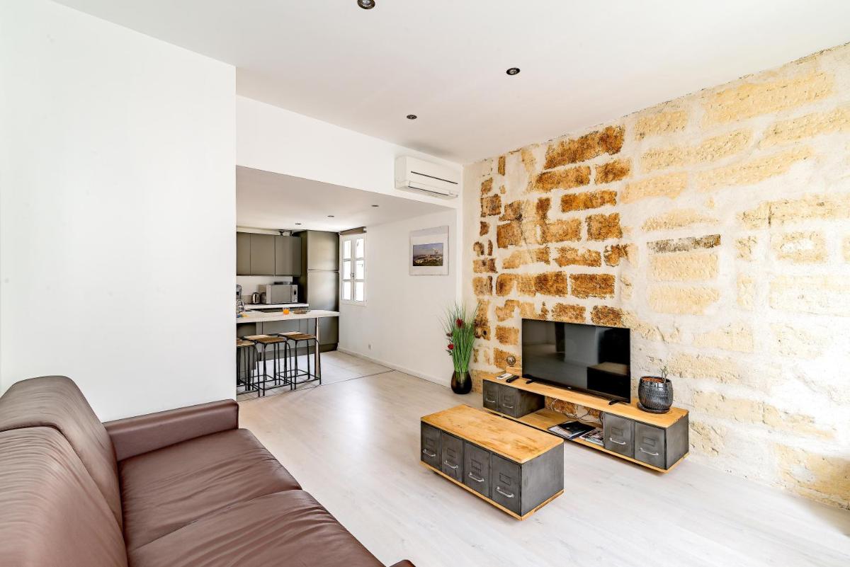 Chambre et appartements entre le Pont d Avignon et le Palais des Papes - Housity