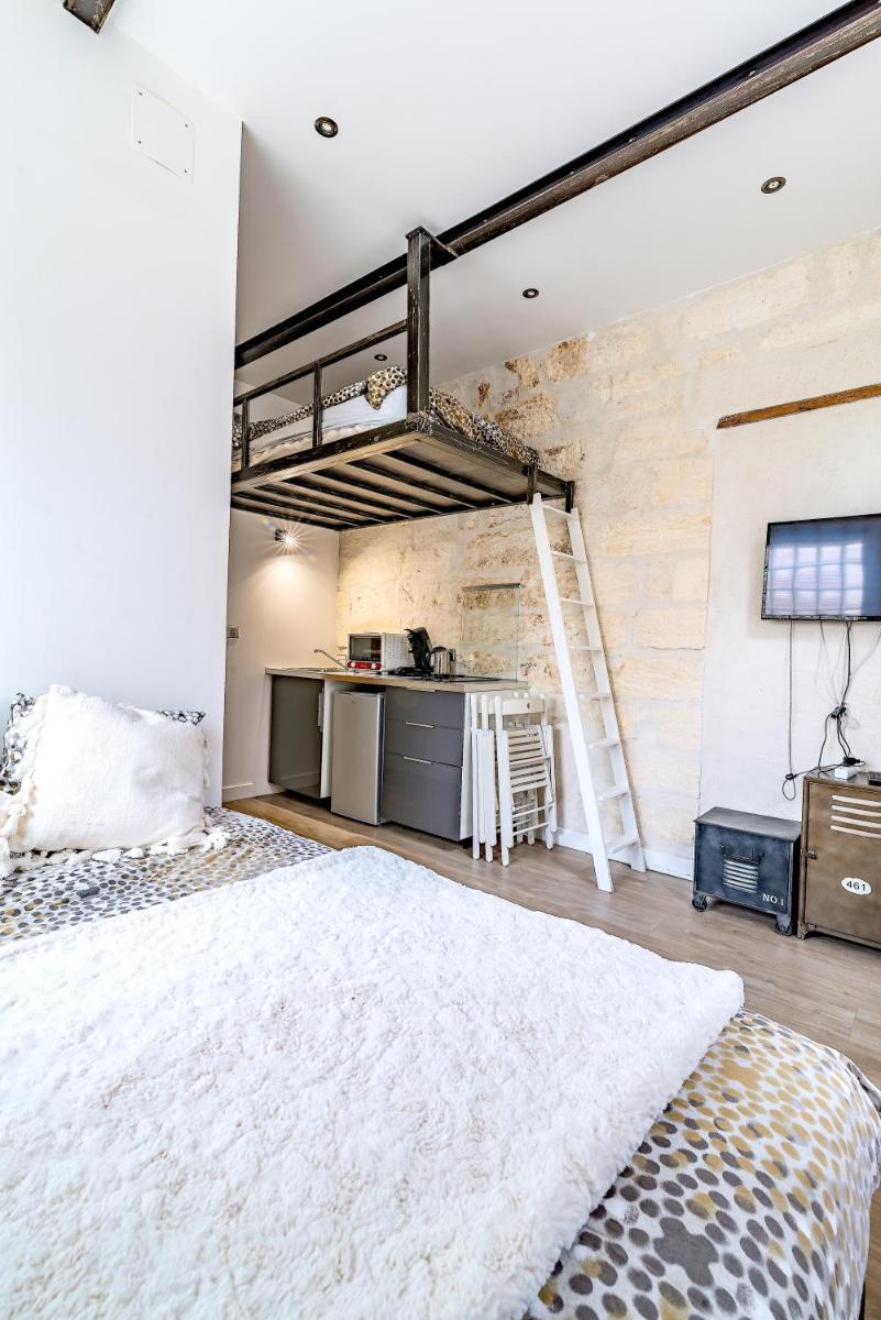 Studios entre le Pont d' Avignon et le Palais des Papes - Hizvo