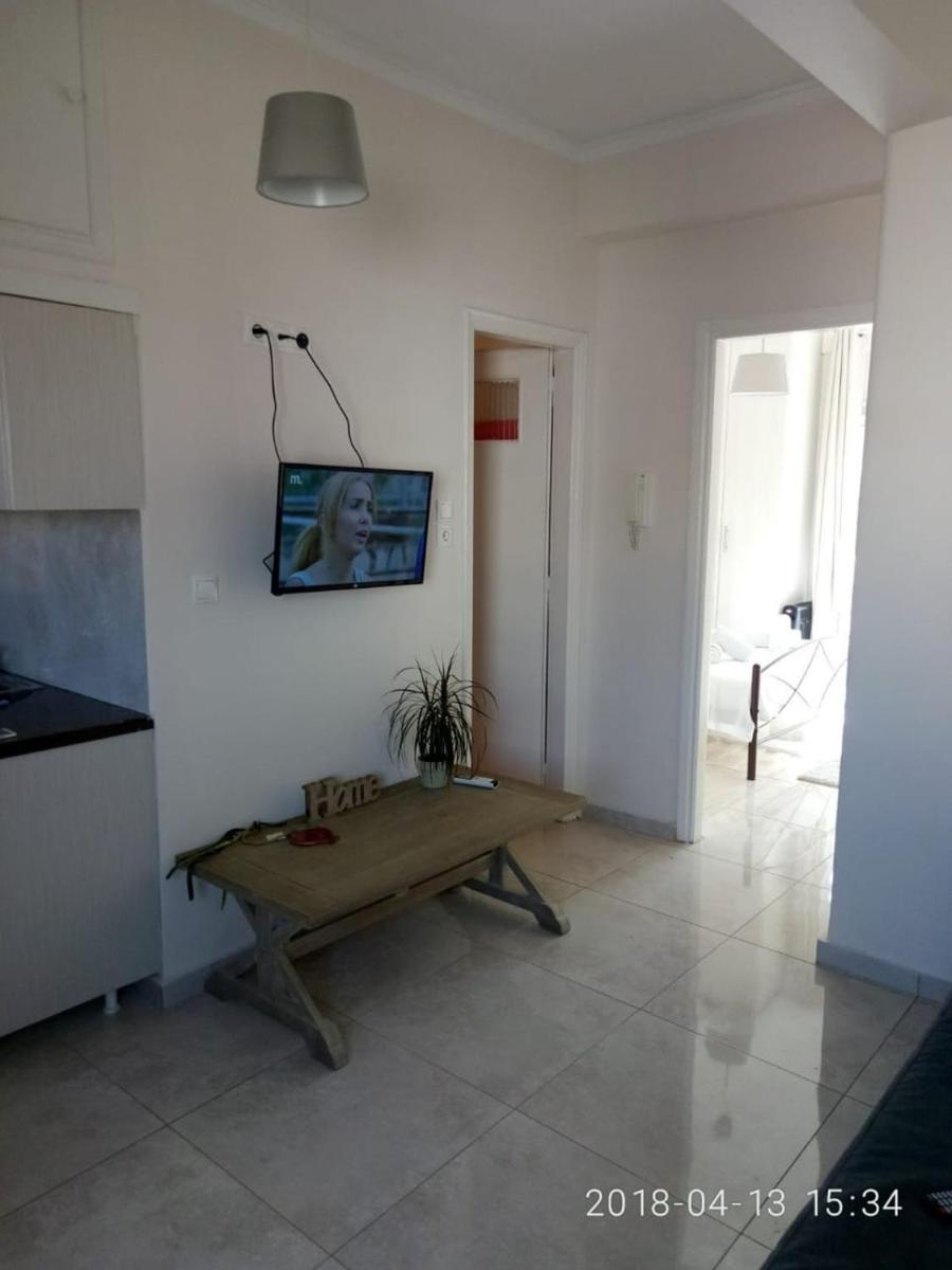 Suitetrails - Cozy Apartment With Side View of Acropolis