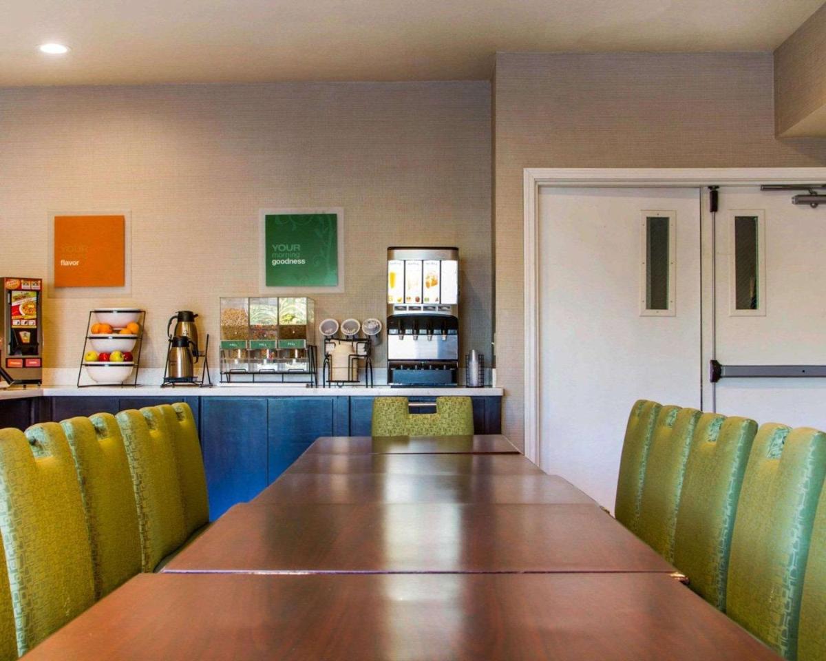 Comfort Inn Watsonville - Housity