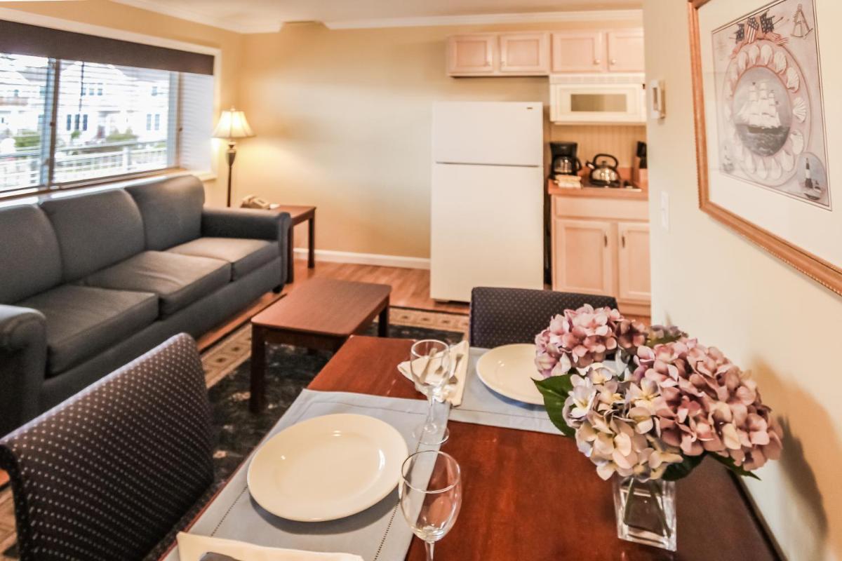 InnSeason Resorts Captain's Quarters - Housity