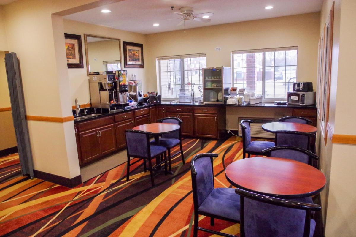 DUTCH INN AND SUITES - Housity