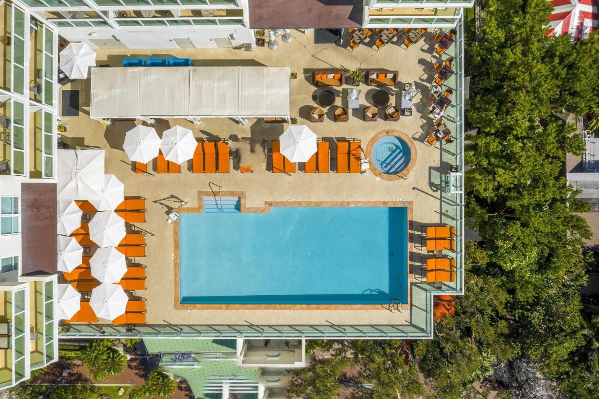Hotel Arya BW Premier Collection - Housity