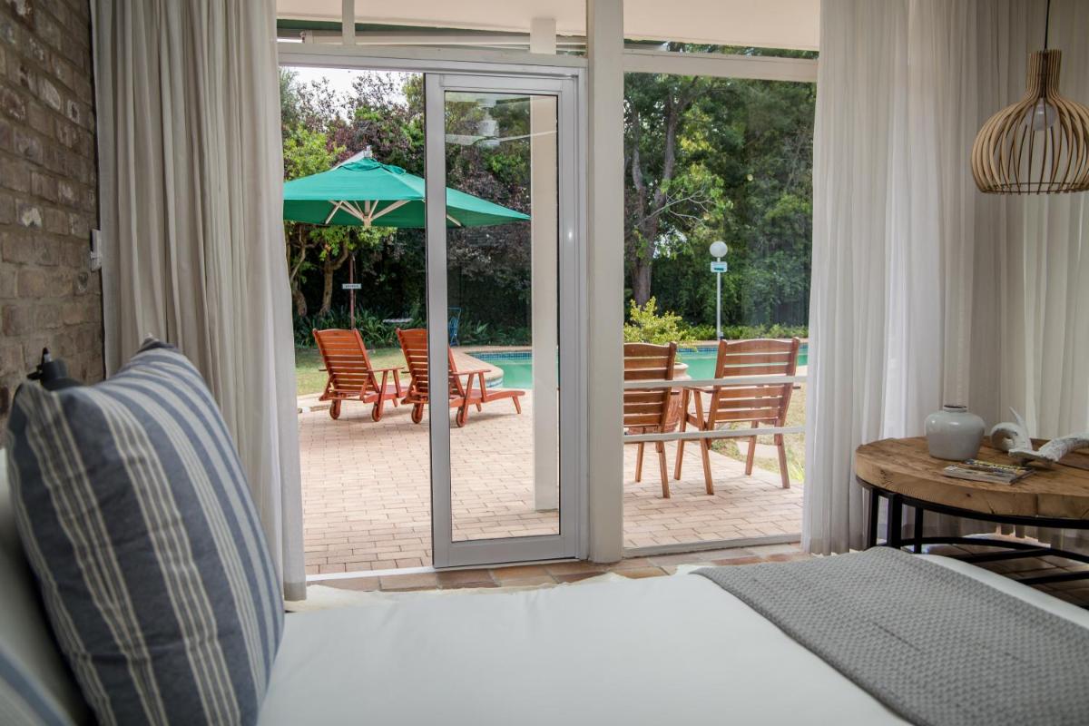 Raw Karoo Guest House - Housity