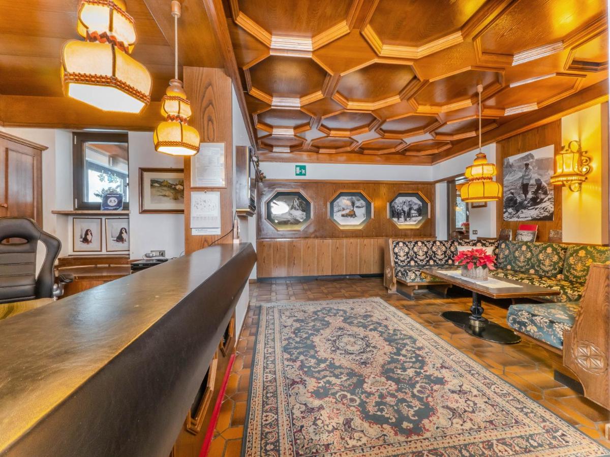Hotel Pontives - Housity