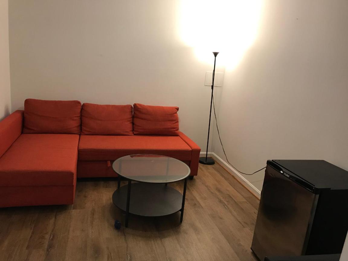 STEPS to CONVENTION CENTER, DOWNTOWN DC, METRO STATION: PRIVATE APARTMENT - Housity