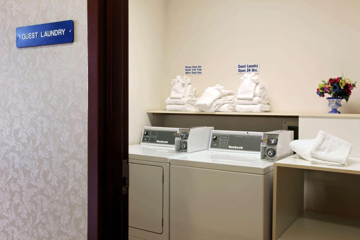 Microtel Inn & Suites by Wyndham Rock Hill/Charlotte Area - Housity