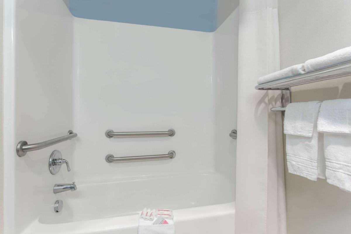 Microtel Inn & Suites by Wyndham Klamath Falls - Hizvo