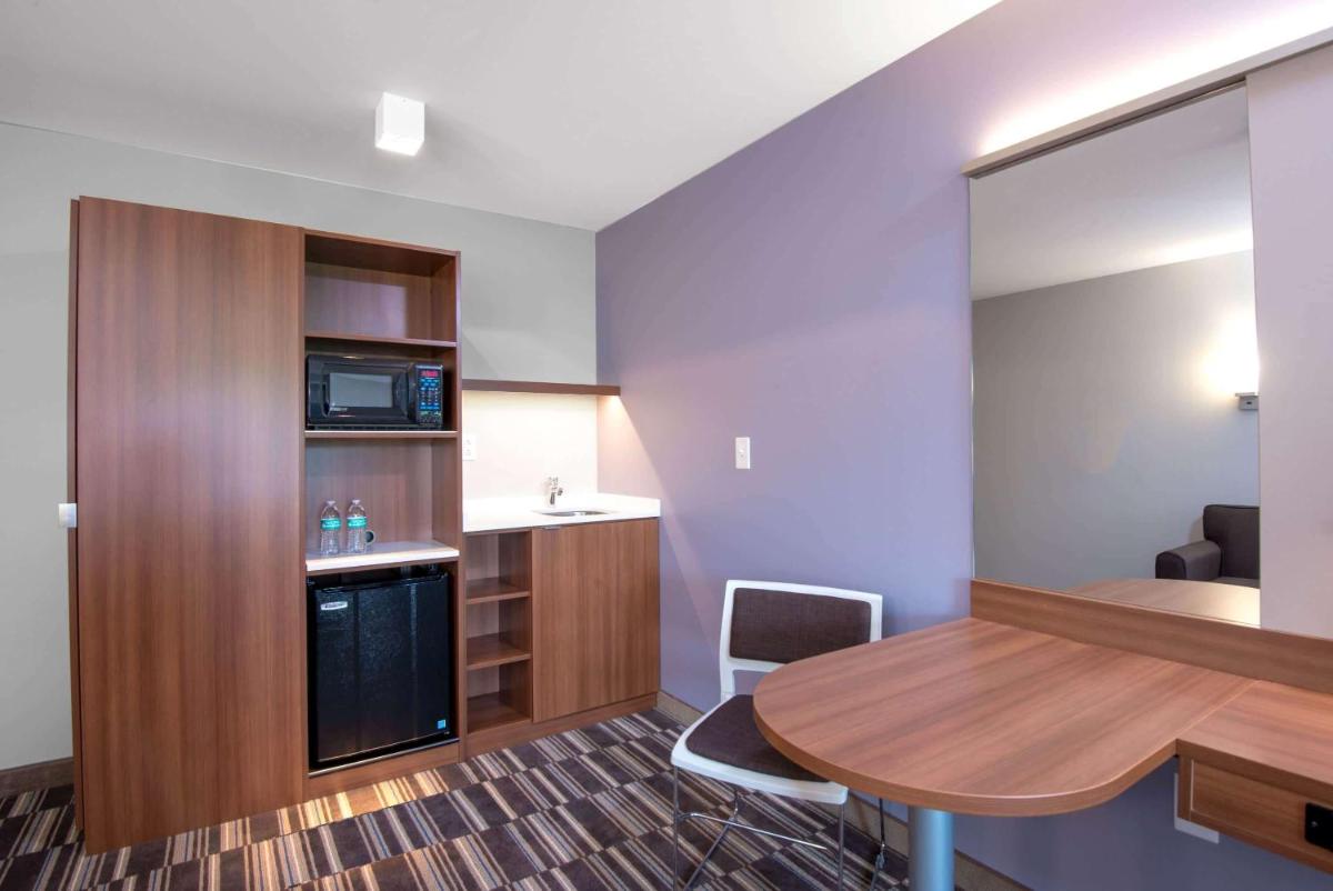 Microtel Inn & Suites by Wyndham Philadelphia Airport Ridley Park - Housity