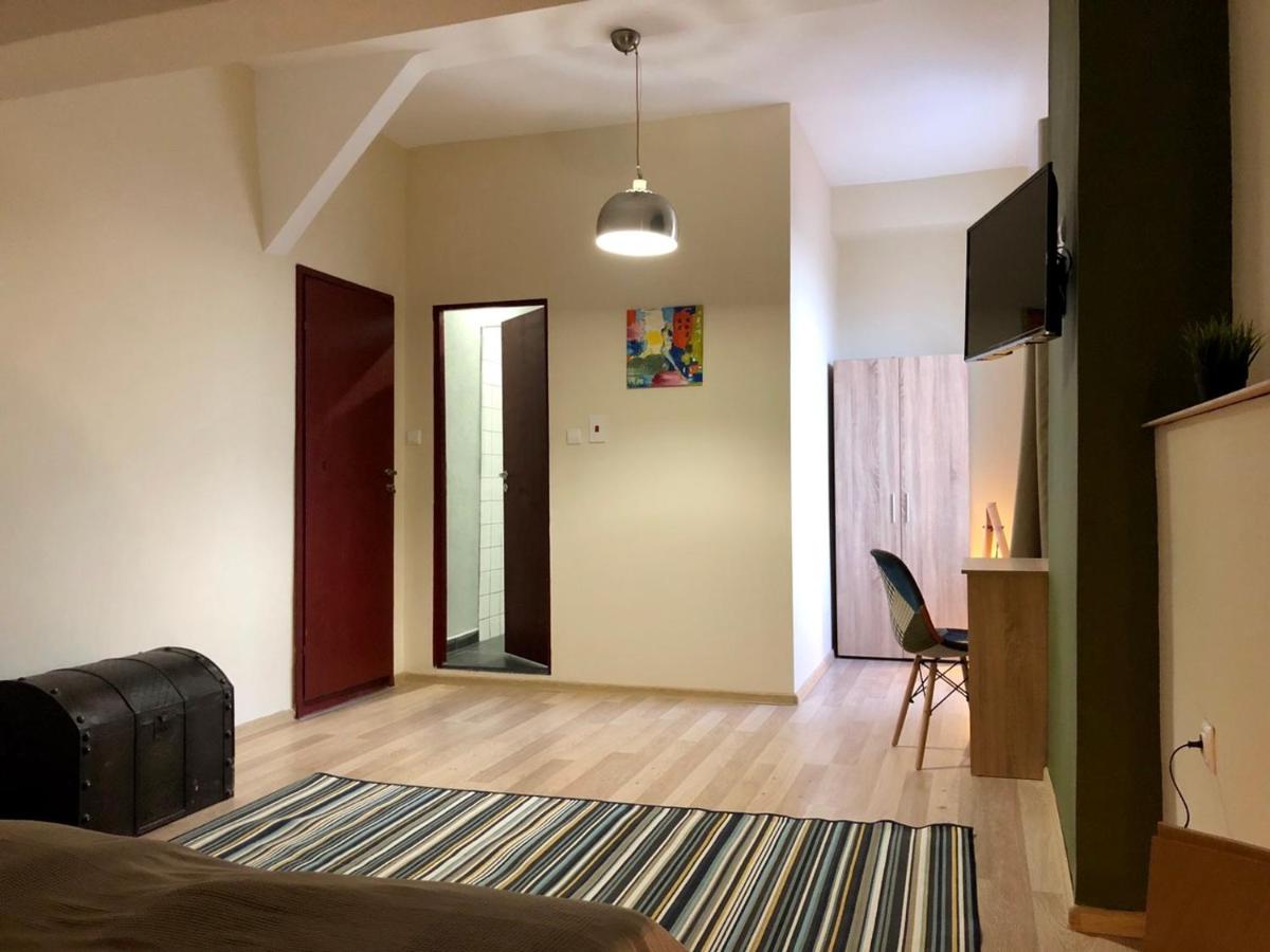 SKYLER GUEST HOUSE - Housity