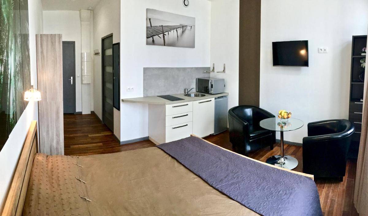 LITTLE PLAZA Appart'Hotel - Housity