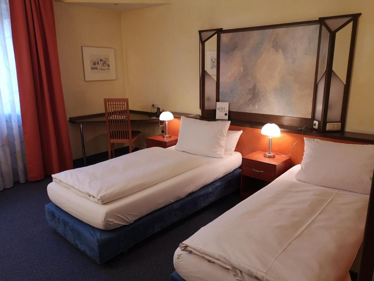 Main Hotel Eckert 3-Sterne Superior - Housity