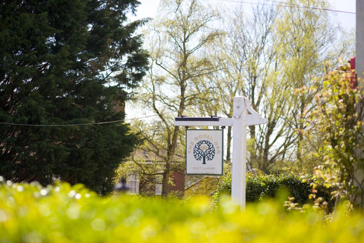 The Royal Oak Inn - Housity