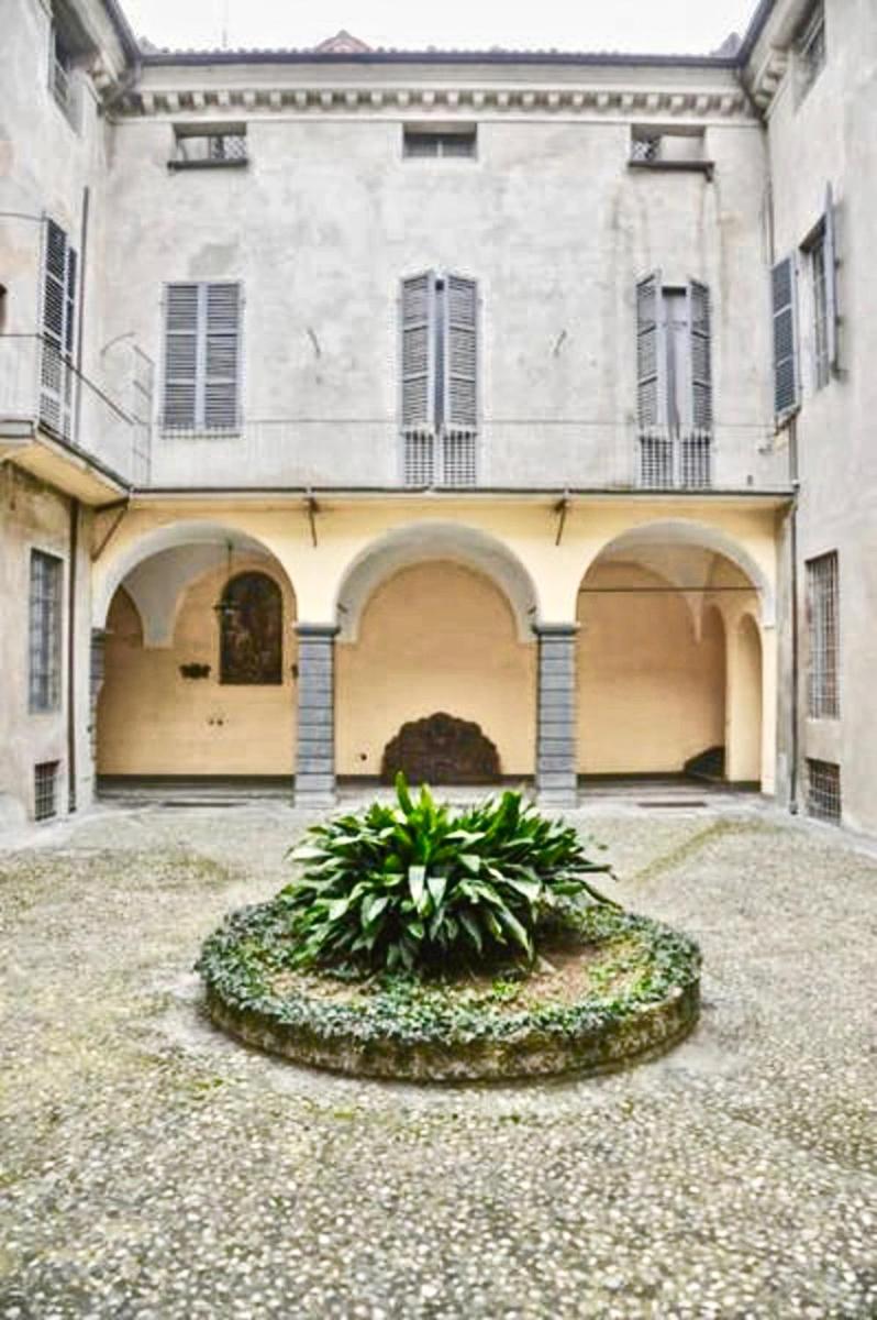 Two rooms apartment in Palazzo Malaspina - Housity