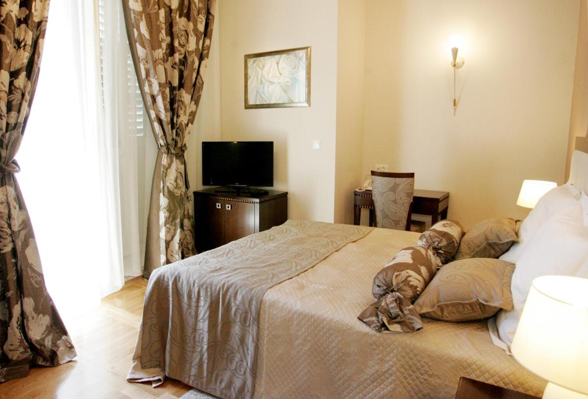 Palace Augubio - Housity