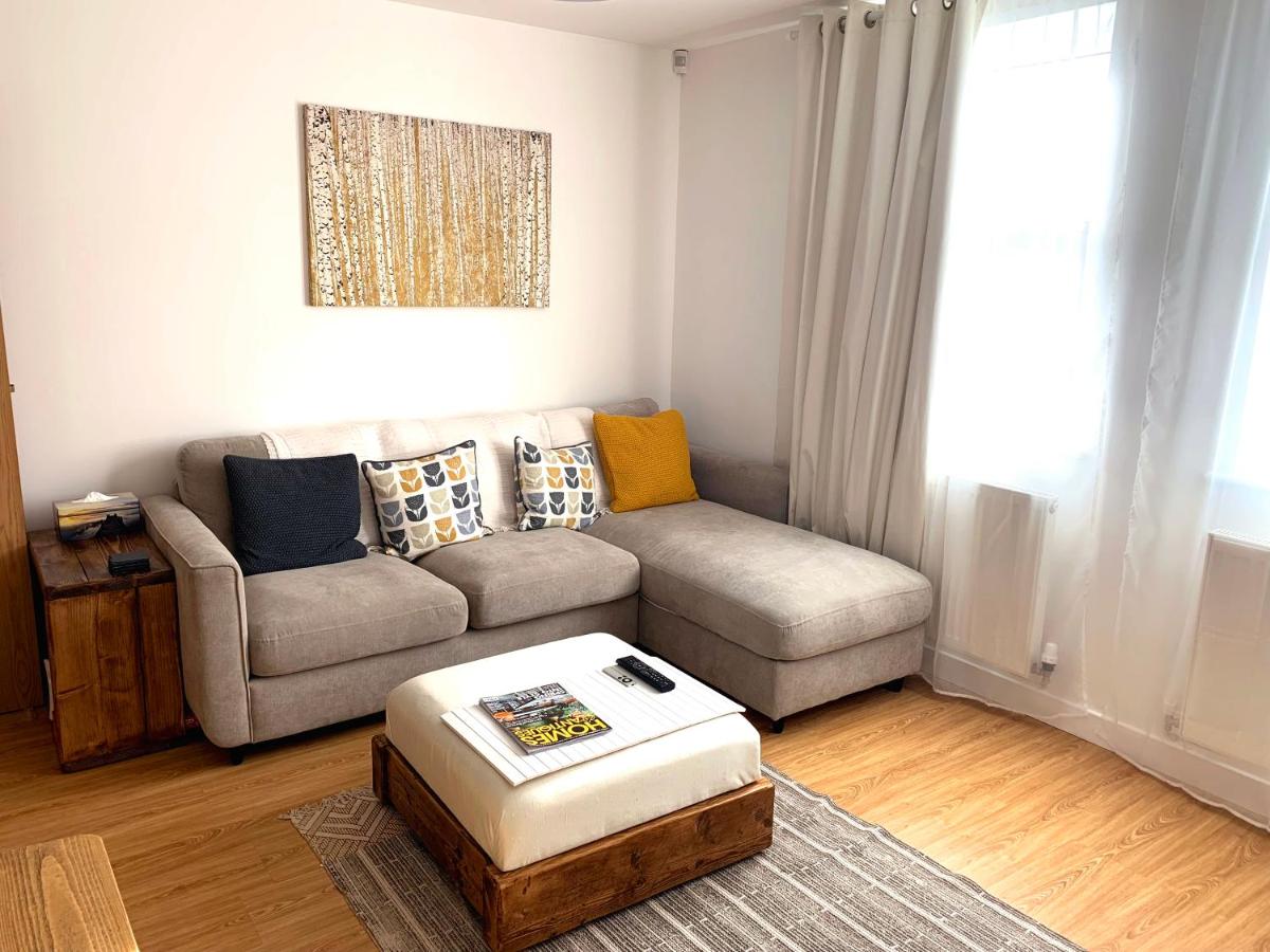 Home Crowd Luxury Apartments- Hamilton House - Housity