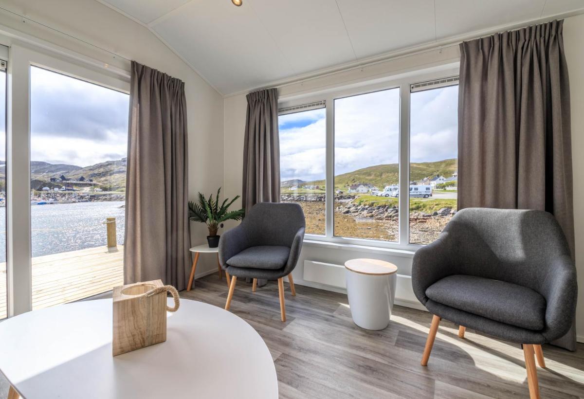 Seaside cabin Skarsvåg - Housity