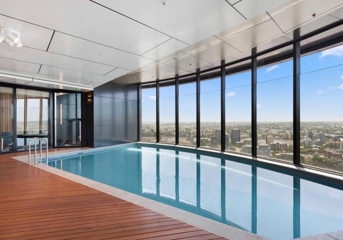 Suitetrails - Lvl 50 Skytower Fabulous Views CBD Wifi Carpark by Stylish Stays