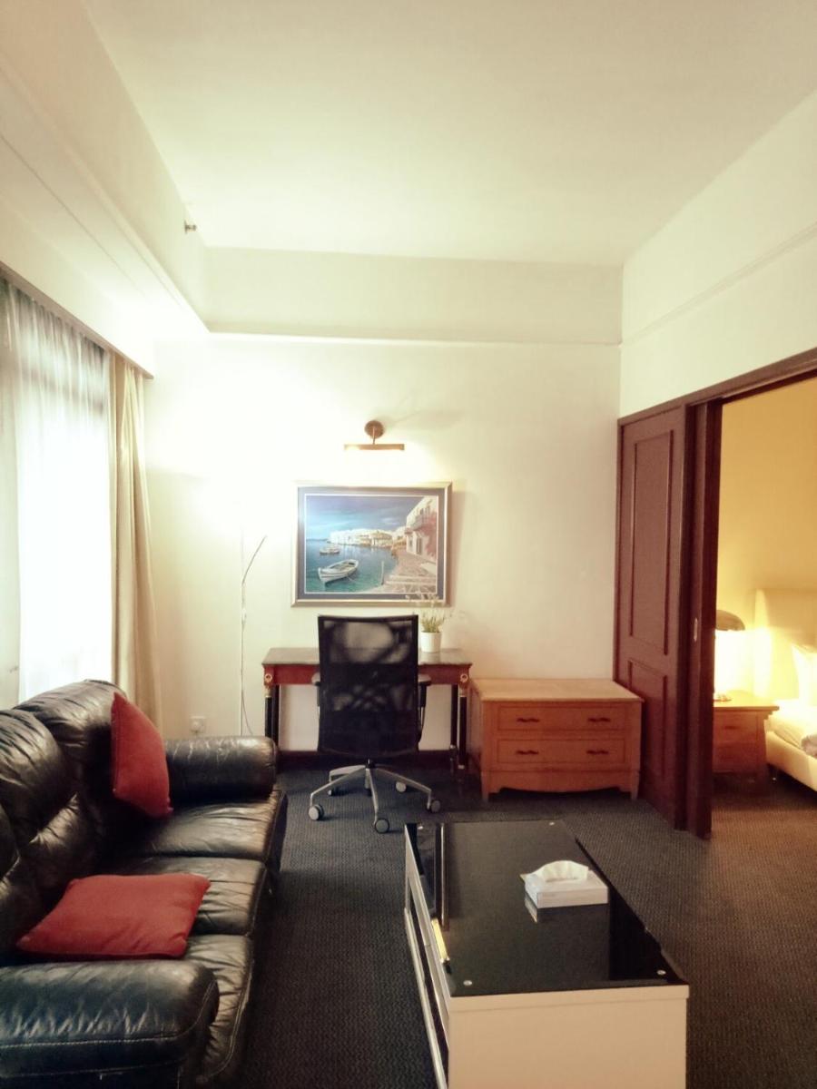 FnF Suite @ Time Square - Housity
