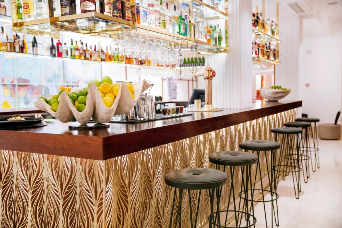 Bebidas en Hotel Esplendido