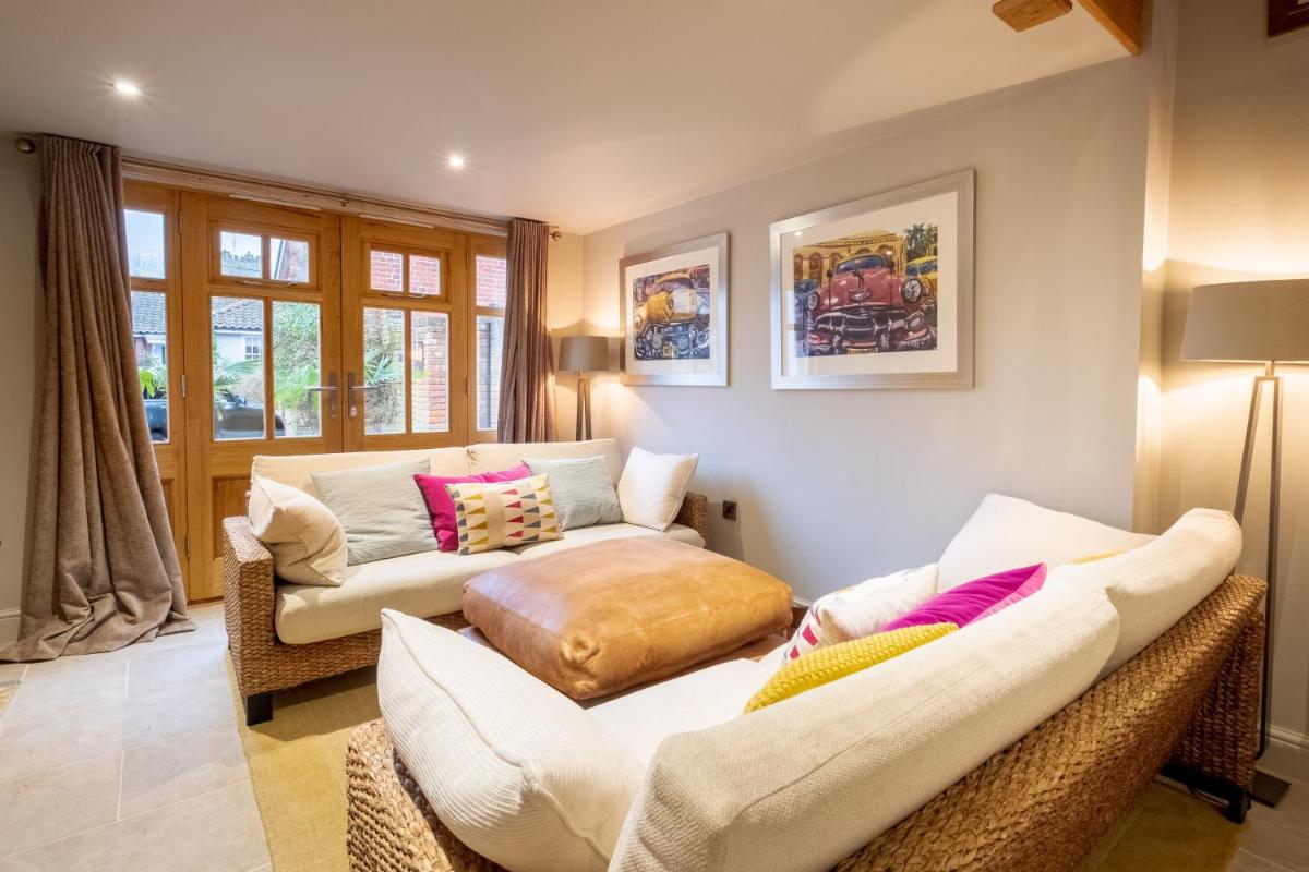 Church Farm Lodge - Housity