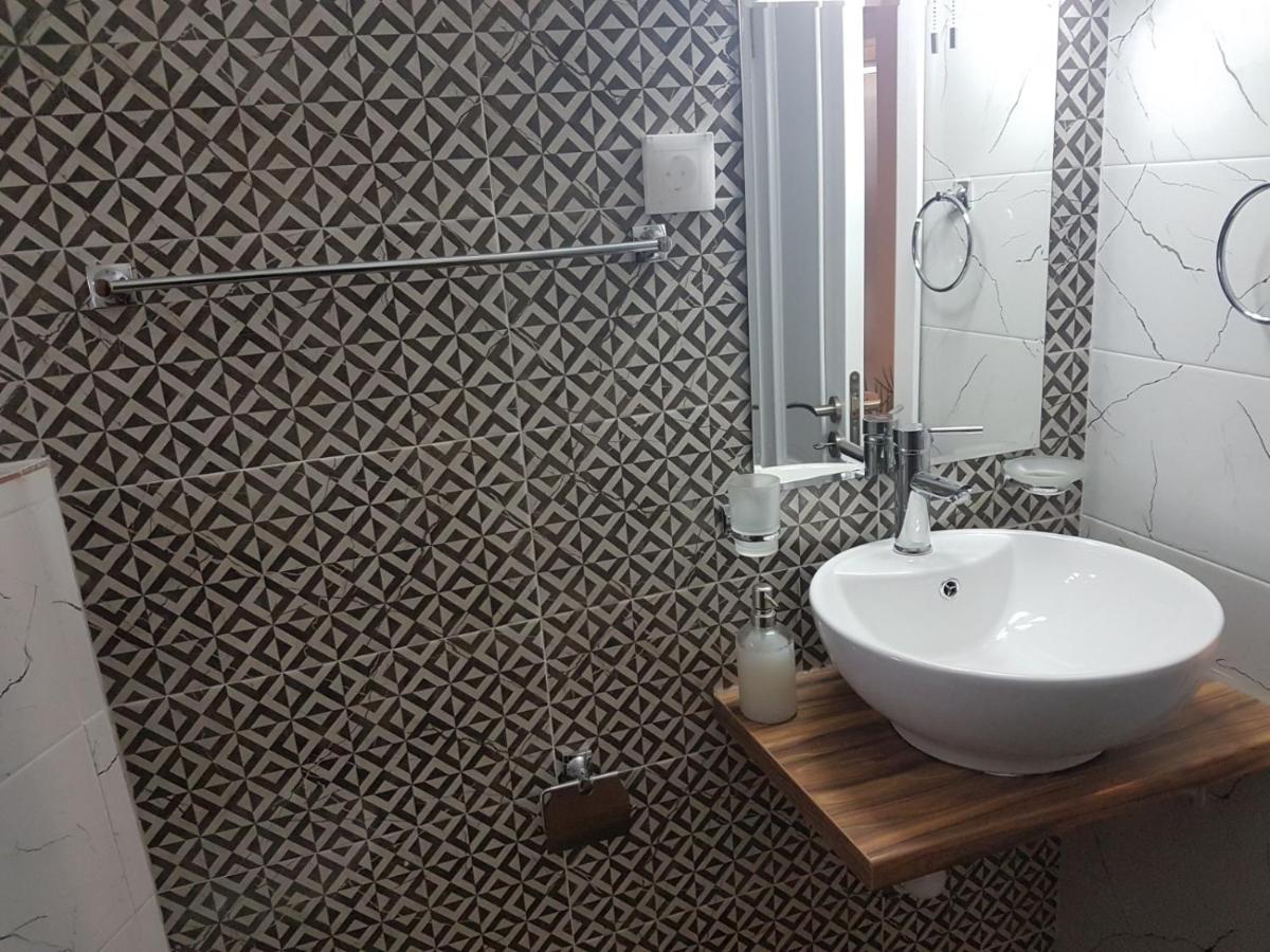 Студио High Rise - Housity