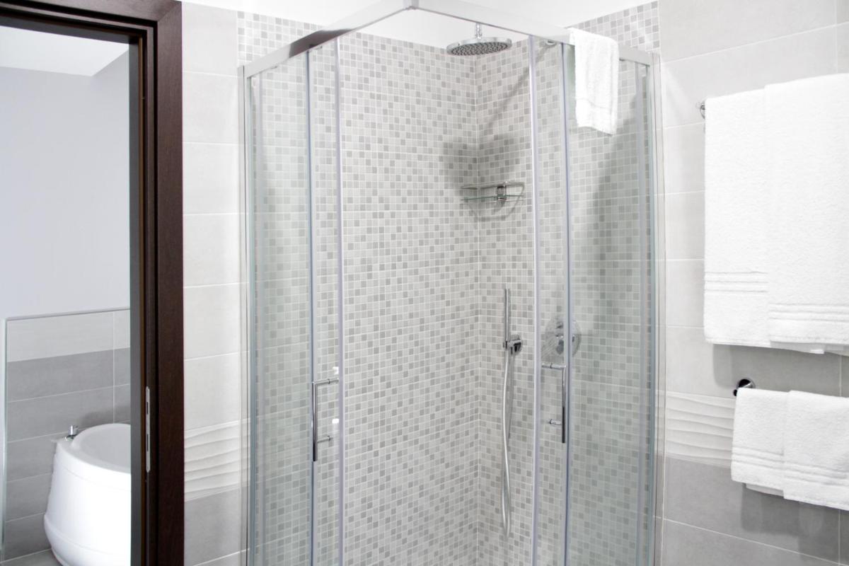 EasyRoom Frosinone - Casello Autostradale - Housity