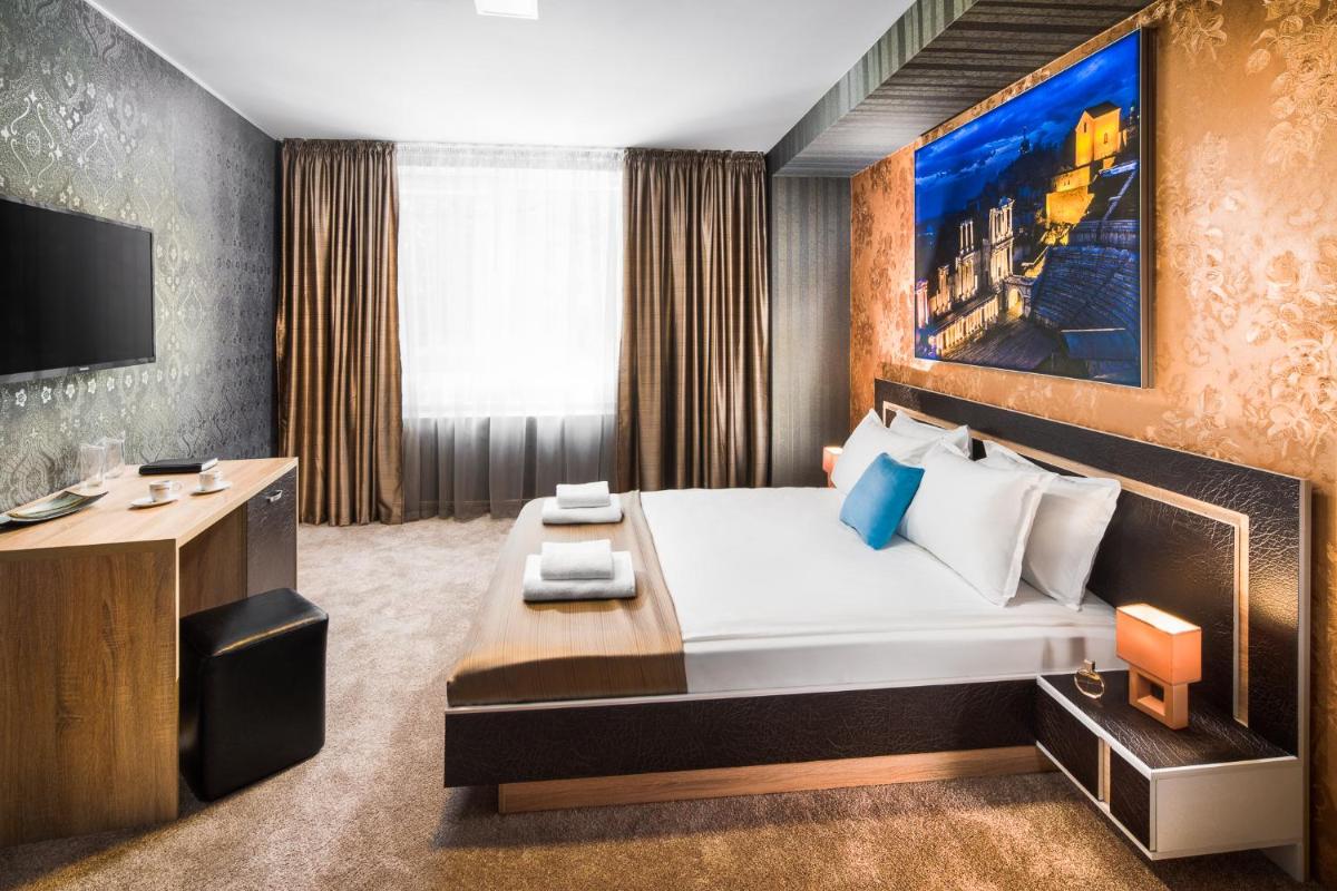 Suitetrails - Central Point Boutique Hotel