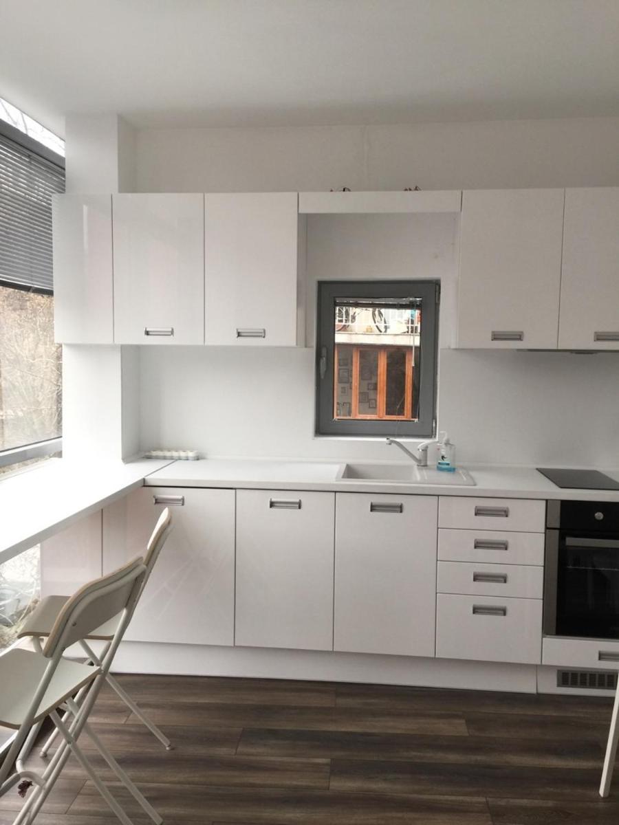 Lilia 2 Self-Check in apartment, near food and drink shop open until 10 pm and free parking area - Housity