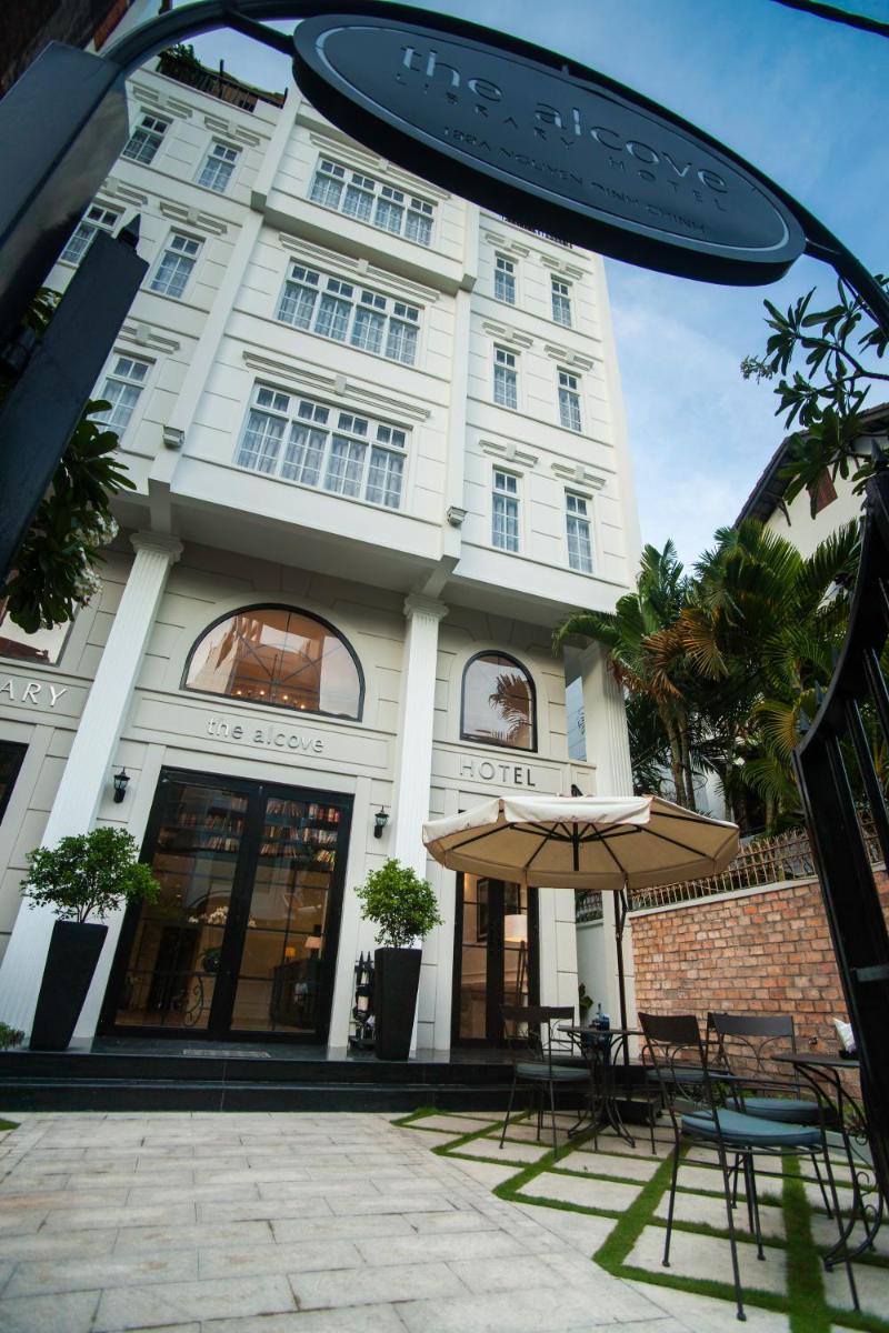 The Alcove Library Hotel - Housity
