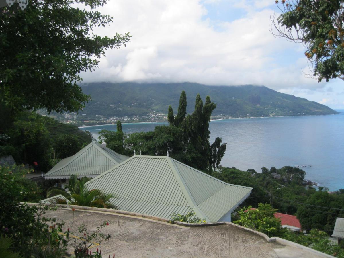 Chepsted Chalets - Housity