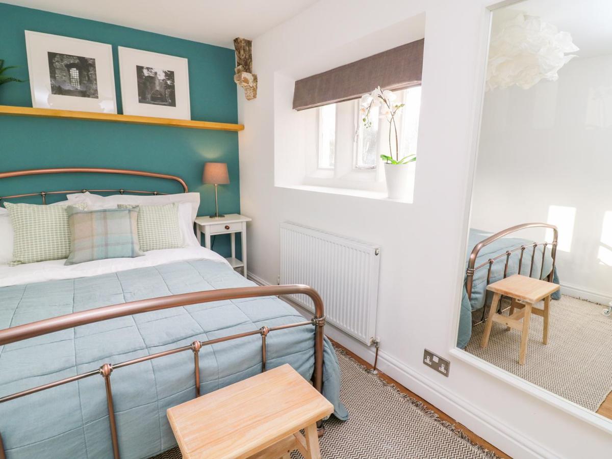 3 Poole End - Housity