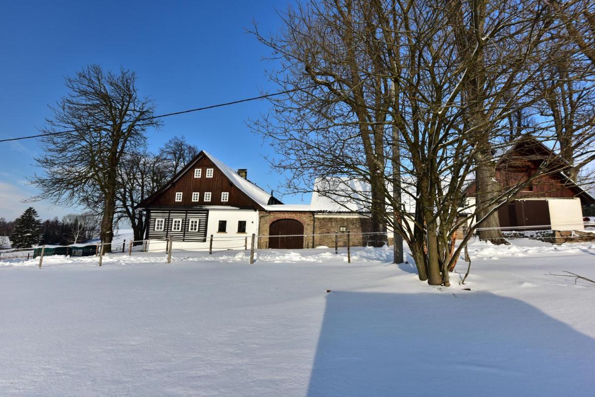 Statek Kaštan - Housity