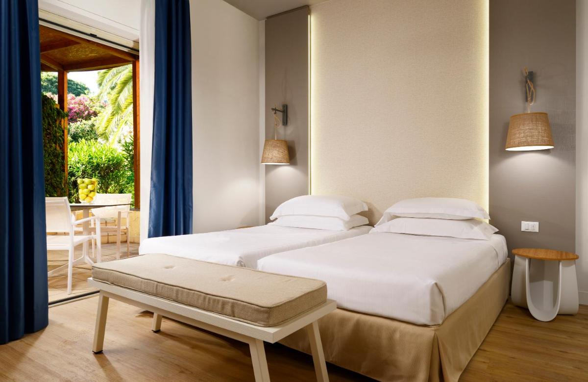 UNAHOTELS Naxos Beach Sicilia - Housity