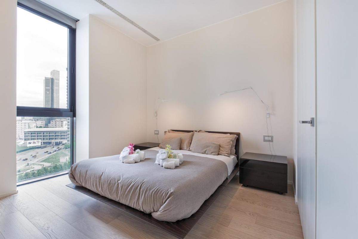 Stylish elegant Apartment in Torre Solaria with exclusive Milan's view - Housity