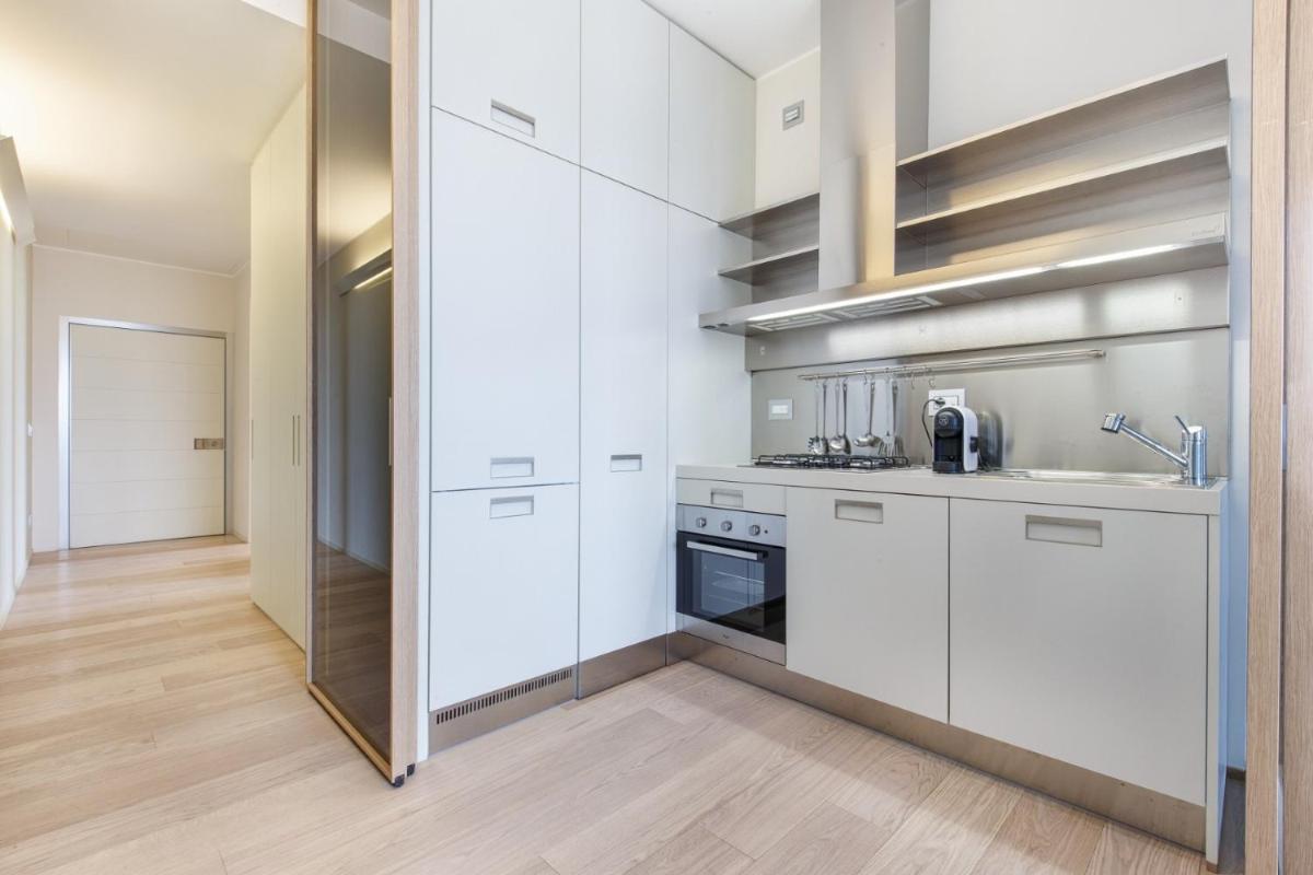 Stylish elegant Apartment in Torre Solaria with exclusive Milan's view - Housity