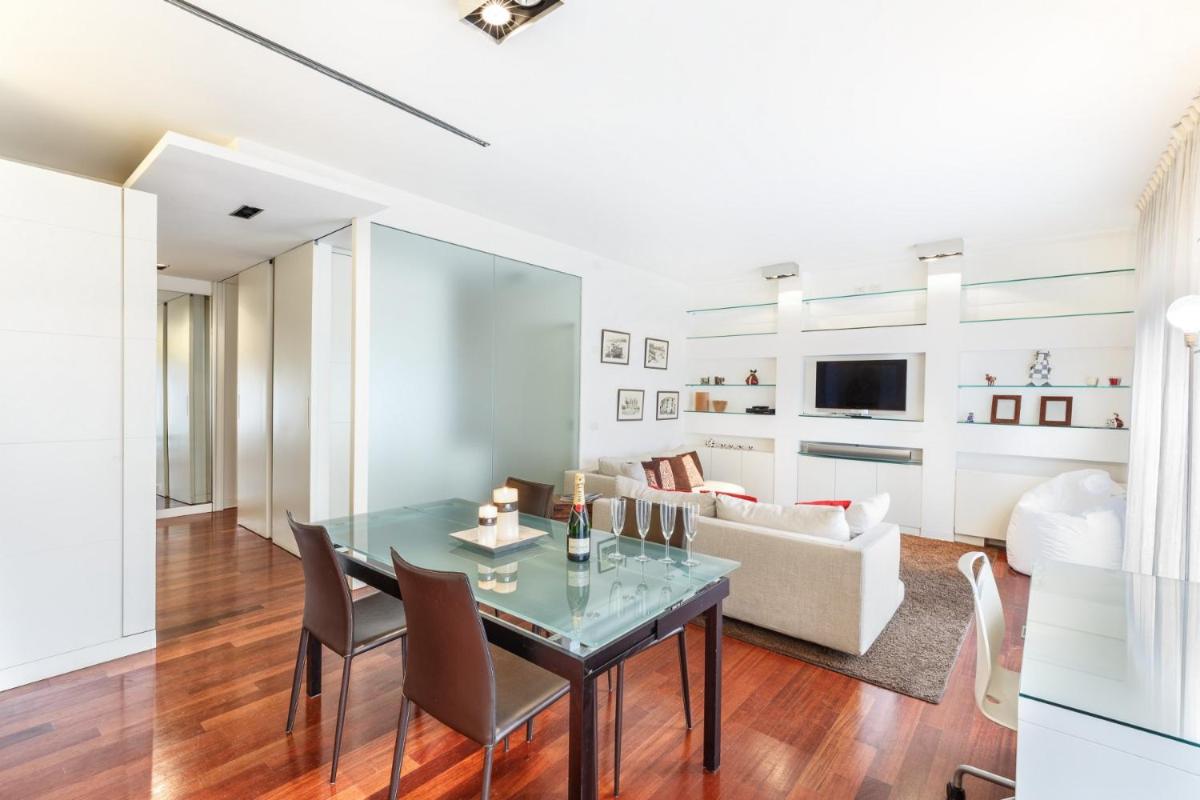 Suitetrails - Bright and Cozy Apartment in Isola District - Marco Polo