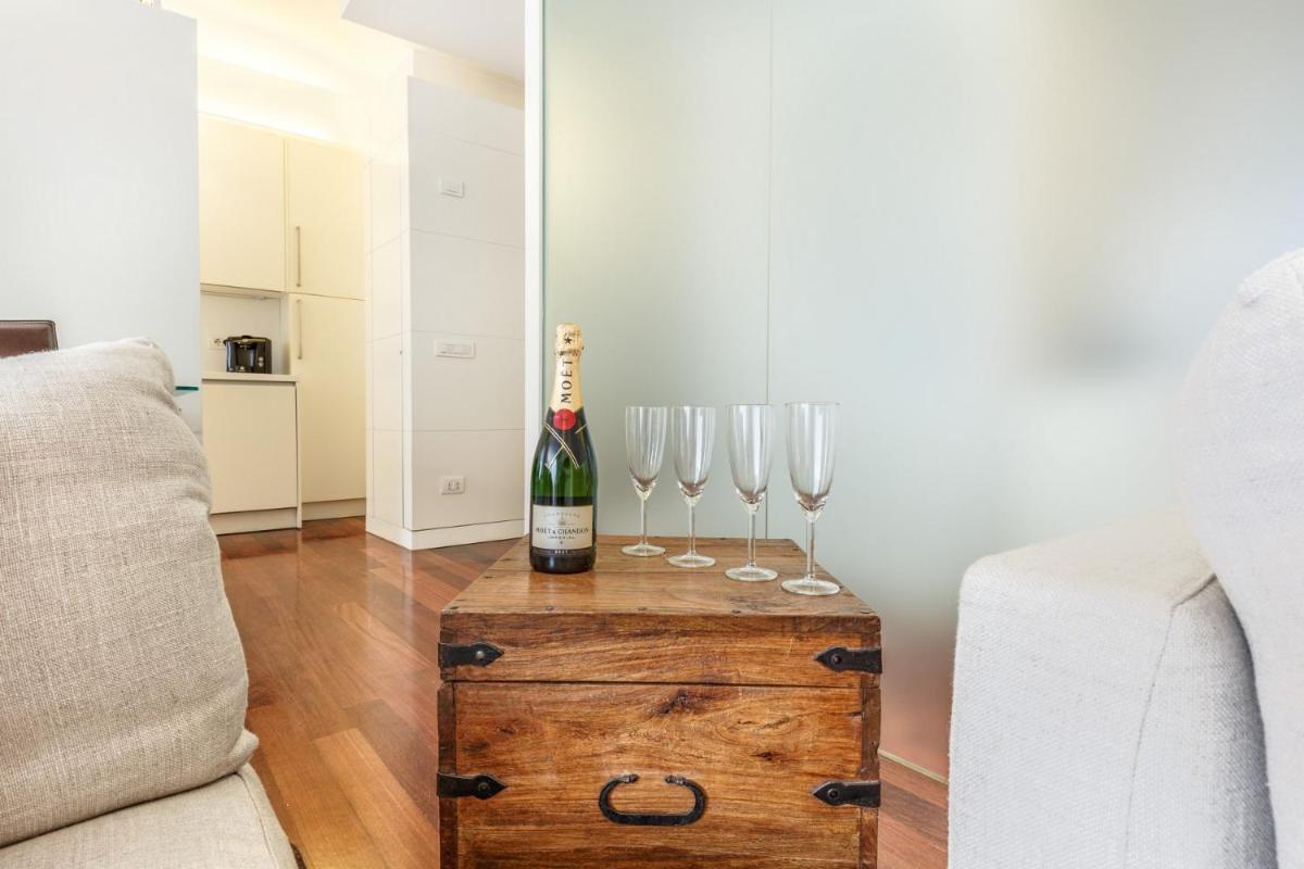 Suitetrails - Bright and Cozy Apartment in Isola District - Marco Polo