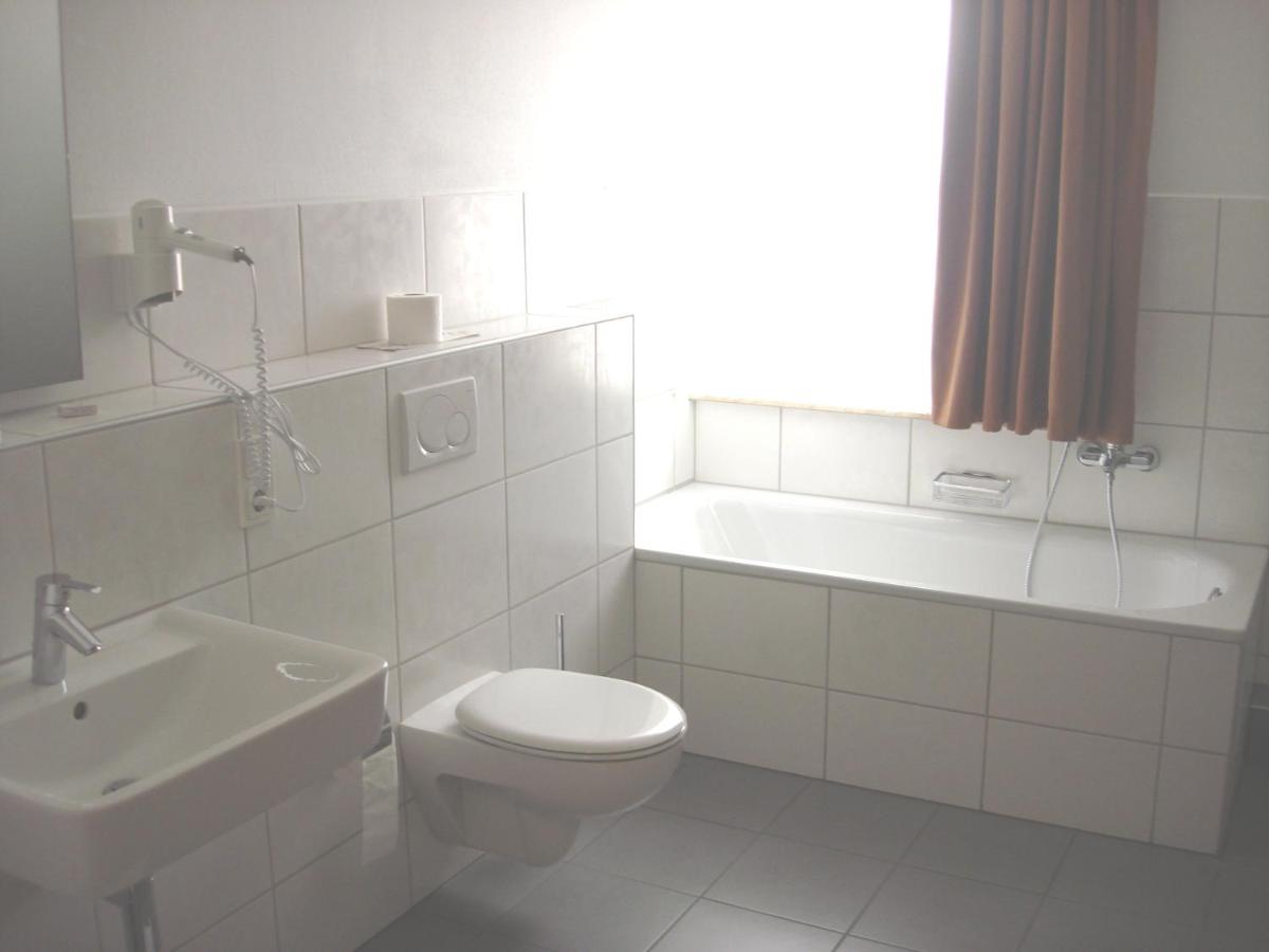 Hotel Zur Sonne - Housity