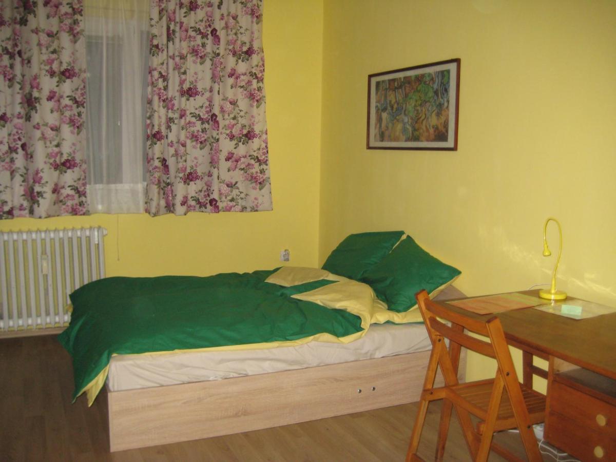 Maria Louisa Apartment - Housity